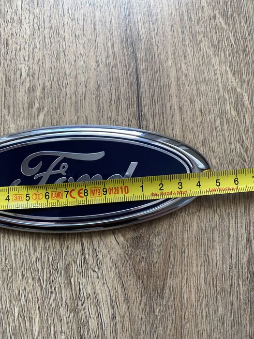 Emblema Semn Logo Grila Bara Fata Portbagaj Spate Ford Scris Titanium