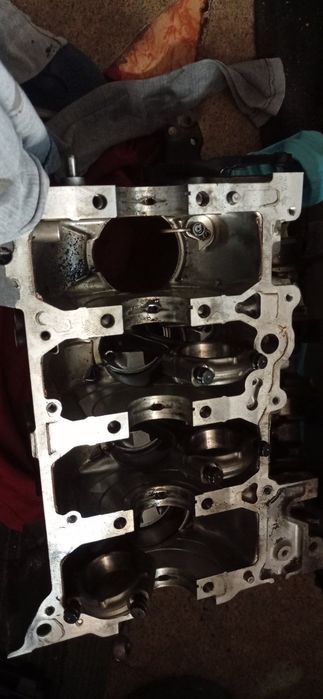 Части за двигател Т27 на тойота Авенсис