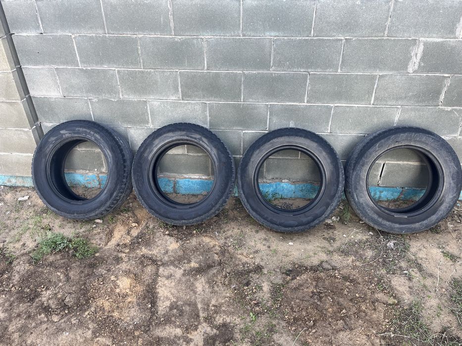Продам комплект шины 215/65/16