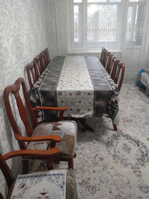 Стол со стульями + отдельно 6 стульев новых