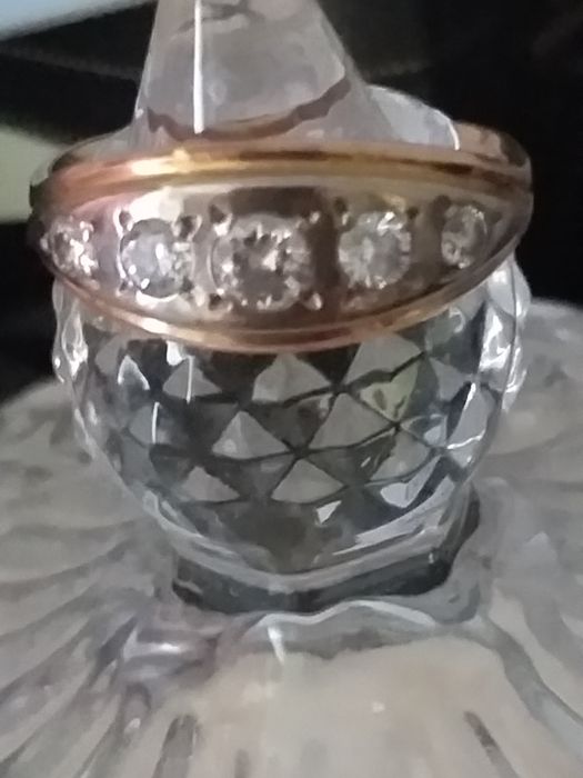 Продаю кольцо серебро