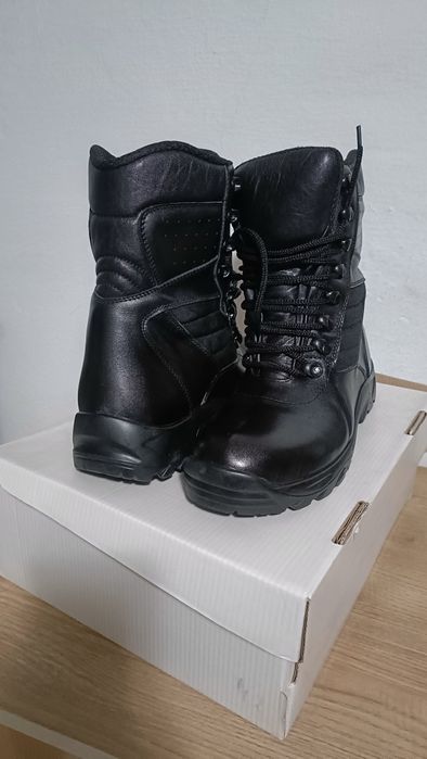 Берцы сатылады өлшемі 42,жаңа.