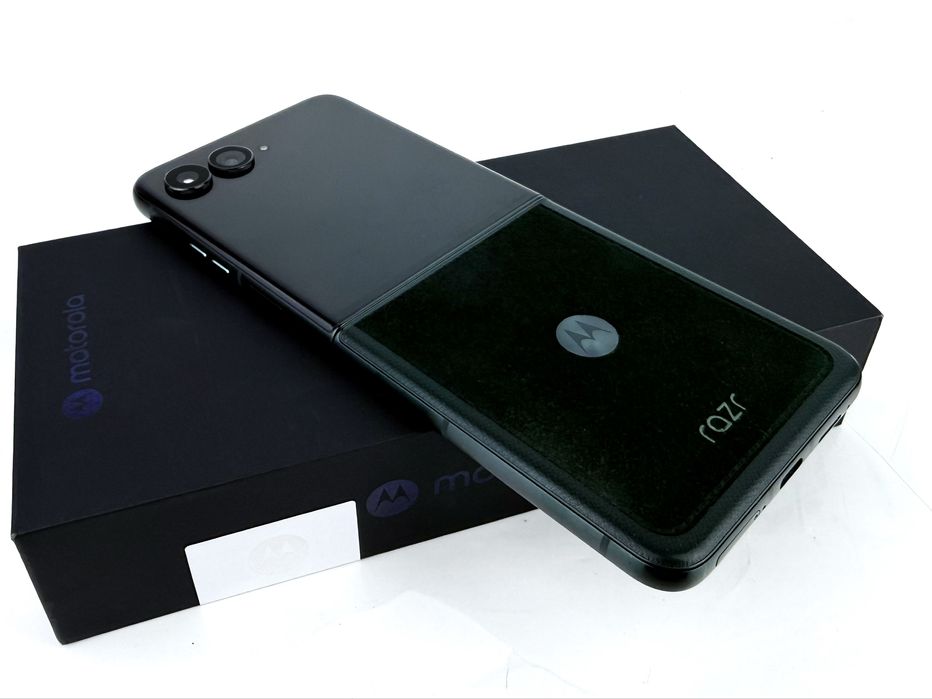 Motorola Razr 60 Ultra 512GB 16RAM Scarab Перфектен! 3г. Гаранция!
