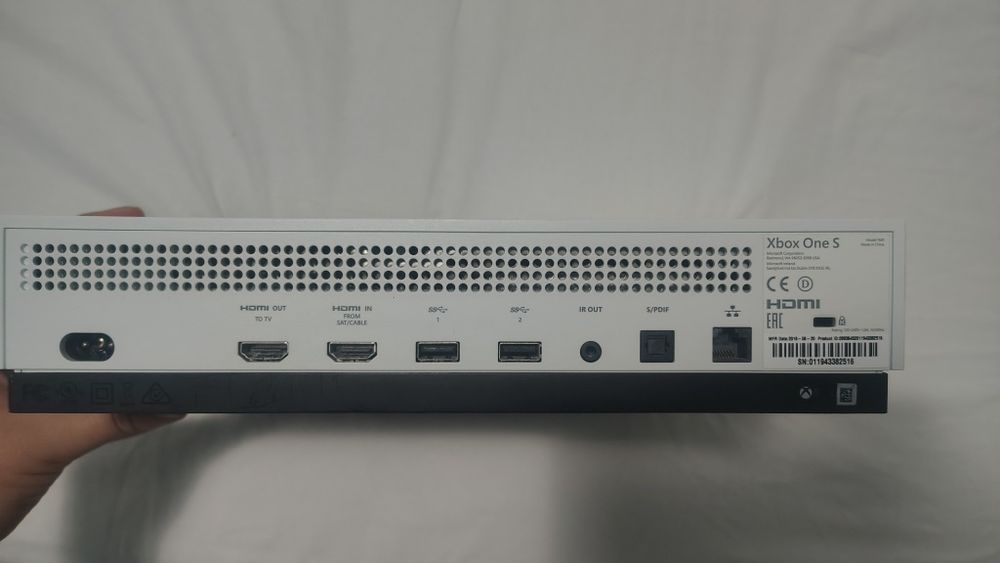 Xbox one s model 1681
