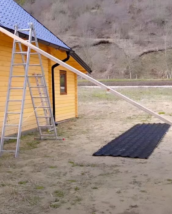 Vând cabană cu acoperiș mansardat, cu o cameră și o baie