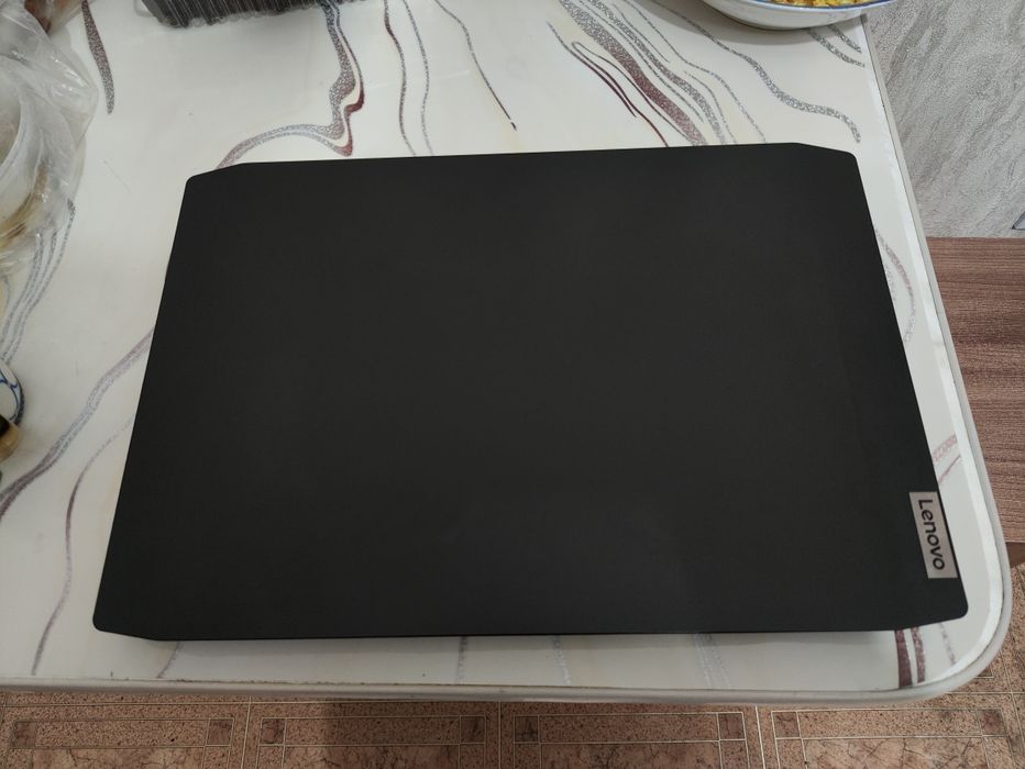 Игровой ноутбук Lenovo