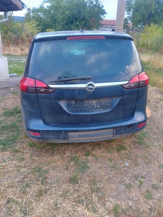 Opel zafira………….