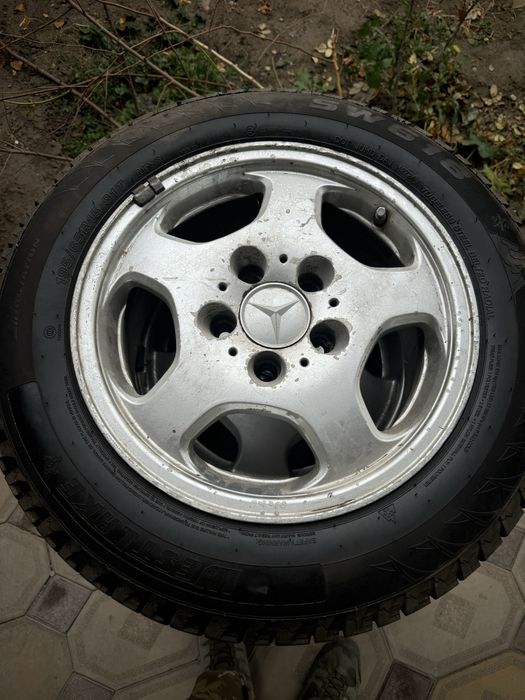 Продаю зимние резины с дисками