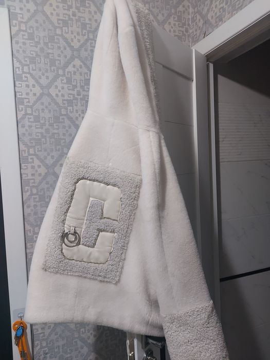 Продам куртку женскую