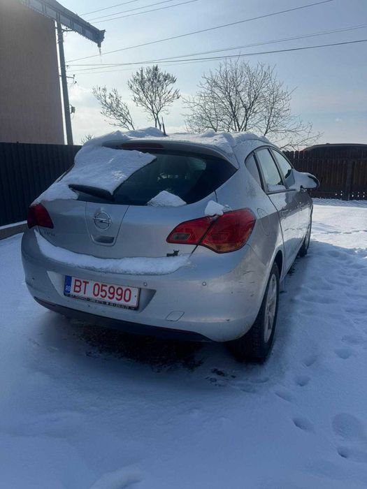 De vanzare opel astra J