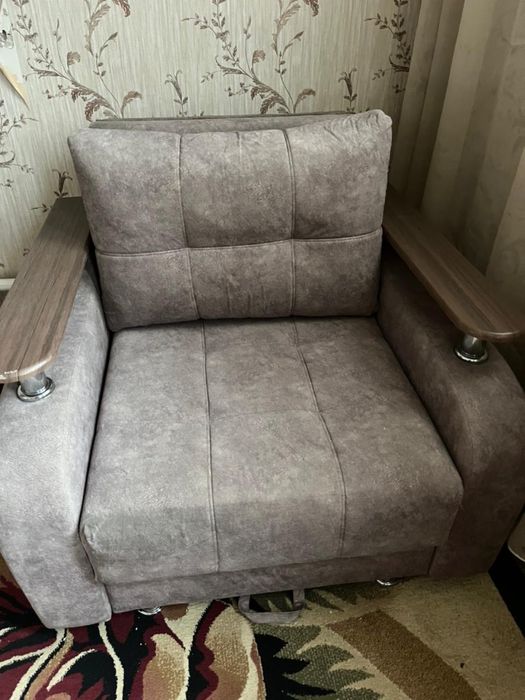 Срочно продам диван