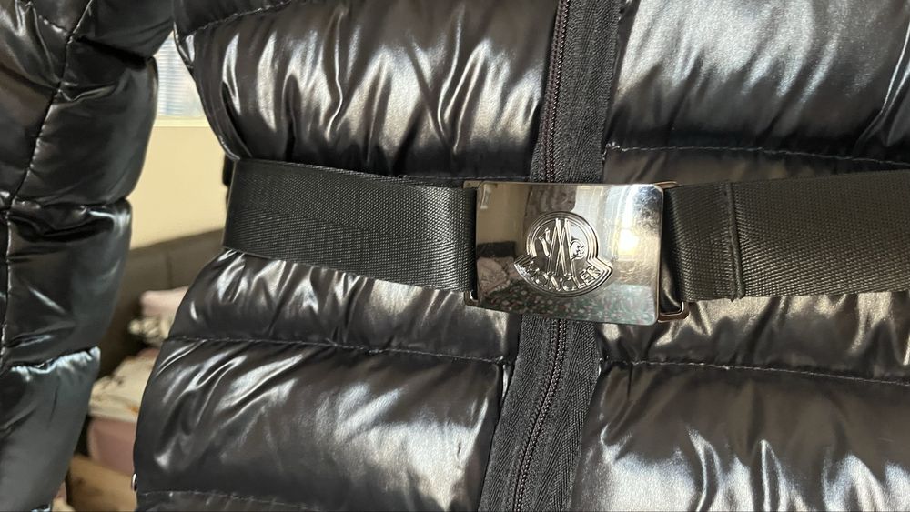 Яке Monclear с гъши пух и яка с естествен косъм