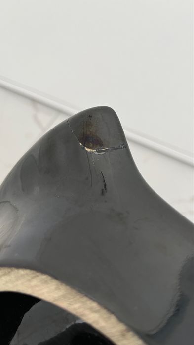 Scrumiera neagra din ceramica