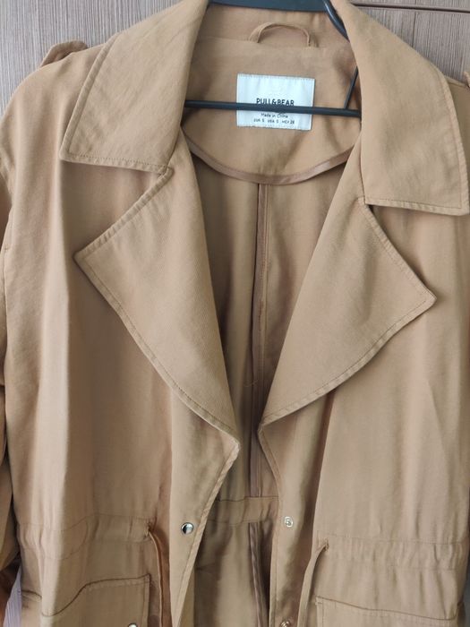 Тренч на pull & bear и жилетка