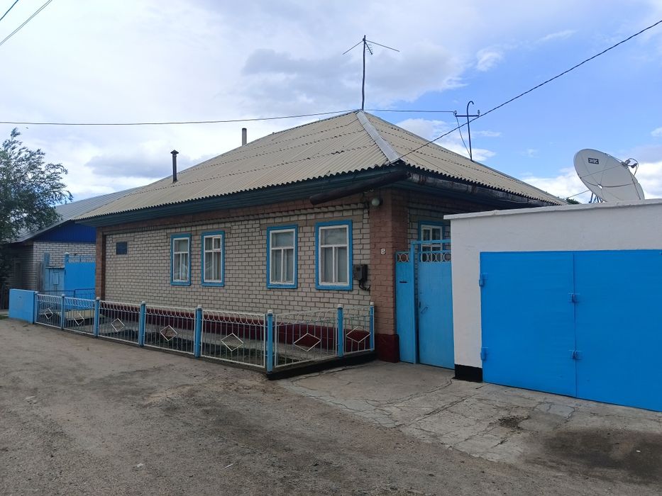 Продам большой дом район треугольник...