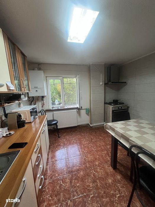3 decomandate Amaradia parter înalt /4 76 mp centrală termică