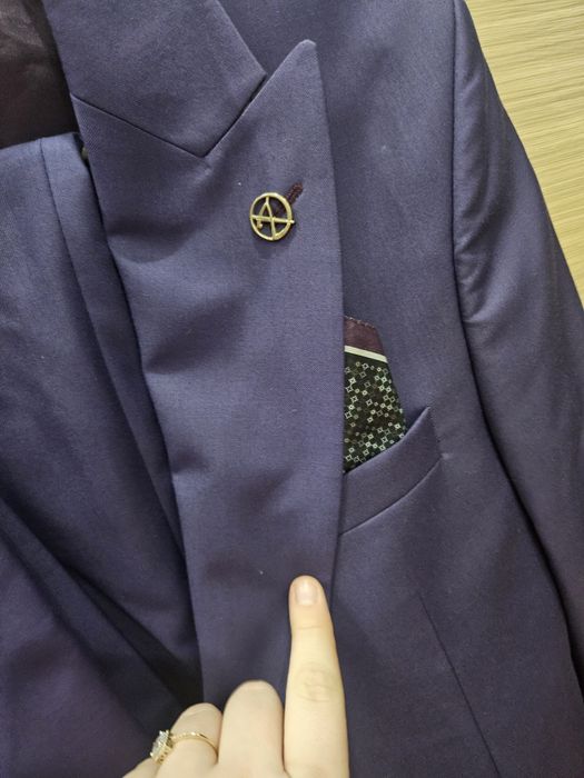 Vând costum barbati