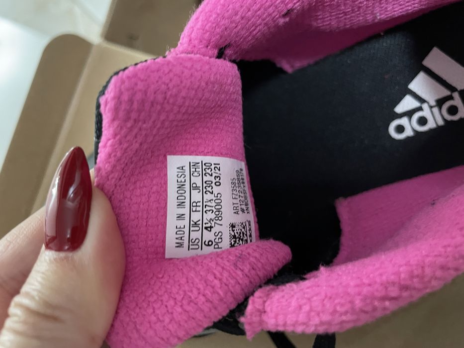 Маратонки addidas 36 номер