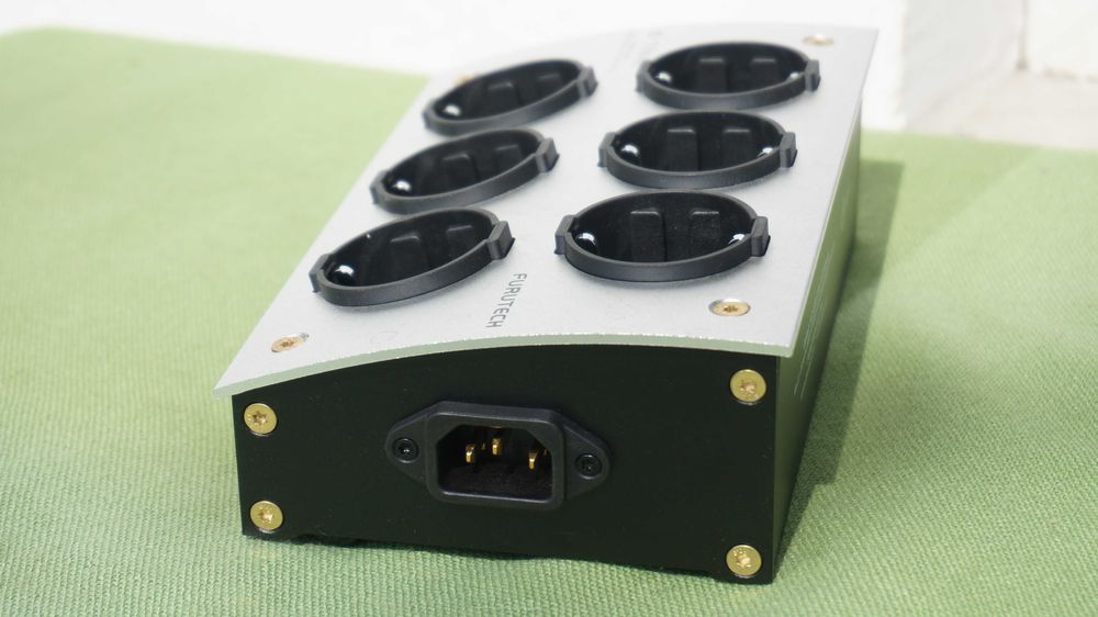 Cablu alimentare audio High-End Furutech FP316 + distribuitor Furutech