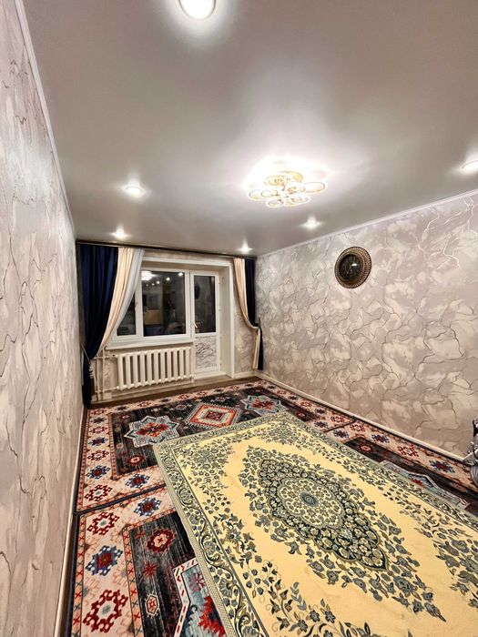 Продаётся 3-ком кв. на 4мкр около Акимата и сквера