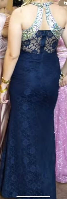 Официална много ефектна рокля