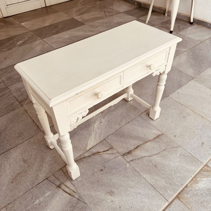 Продава се: Дървена винтидж конзола – скандинавски стил