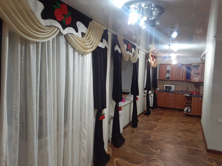 Продам  четырехкомнатную квартиру