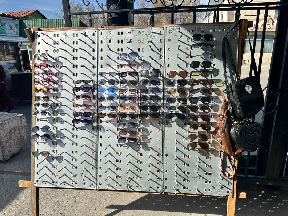 Подставка для очки ветрина