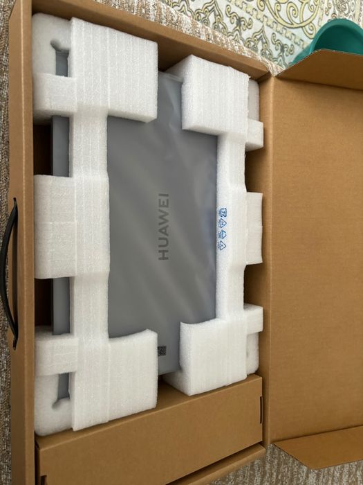 Ноутбук Huawei Matebook
