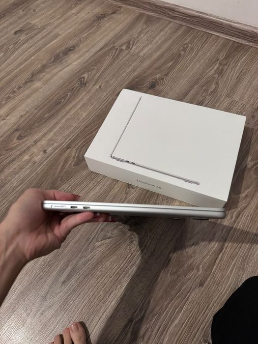 MacBook Air M4 (16/256 GB) Silver — Идеал, АКБ 99%