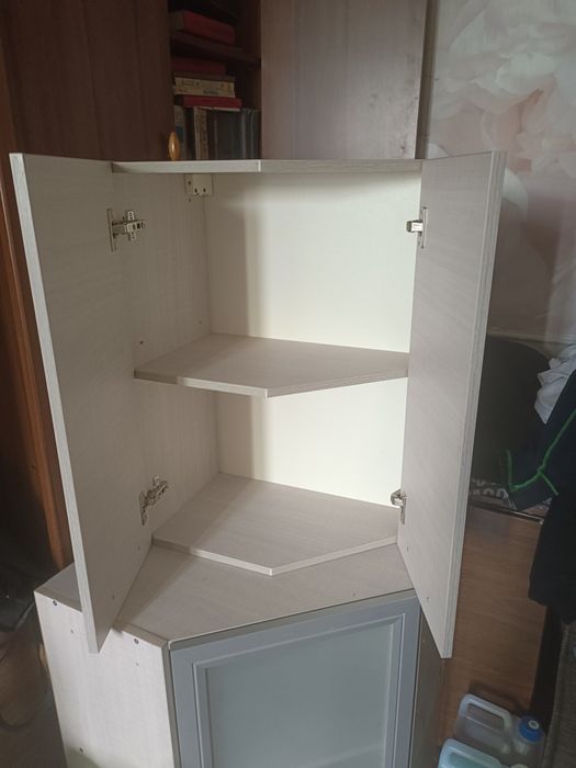 Продам 2 шкафа  куххонных