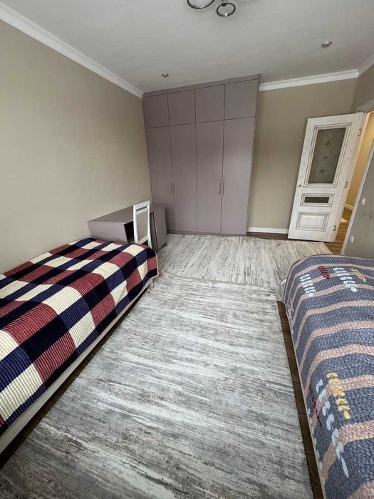 Продам 4 комнатную квартиру