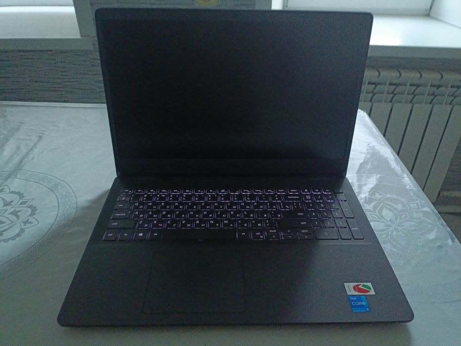 Ноутбук dell Vostro 3500