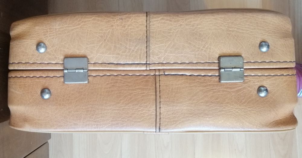 3 броя ретро куфара:2 винтидж от мукава, от соца+ 1 от изк. кожа