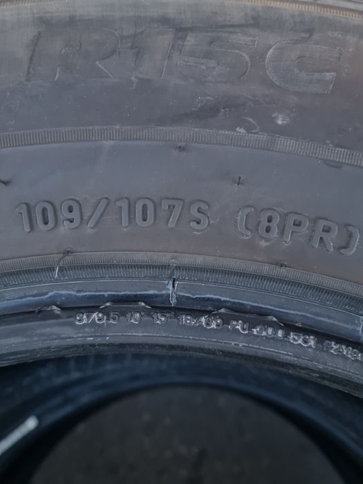 Летни гуми за Бус 2 броя PIRELLI Carier 215 70 R15C дот 1222