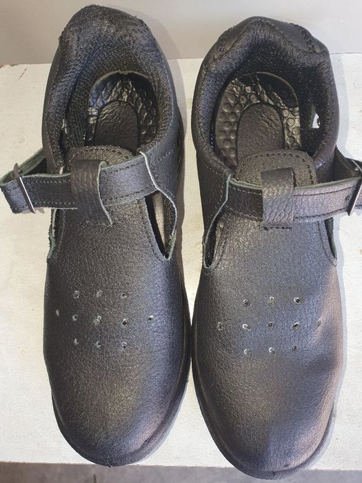 Рабочие сандалии