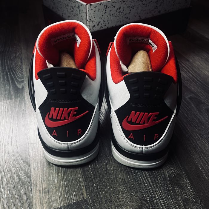 Jordan 4 Retro Fire Red