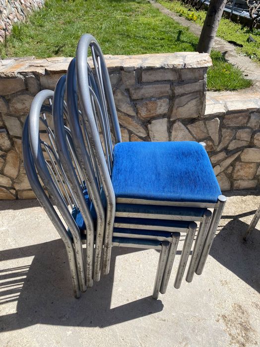 Столове за дома и градината