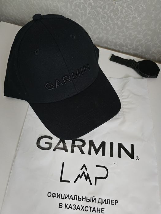 Кепка Garmin черная