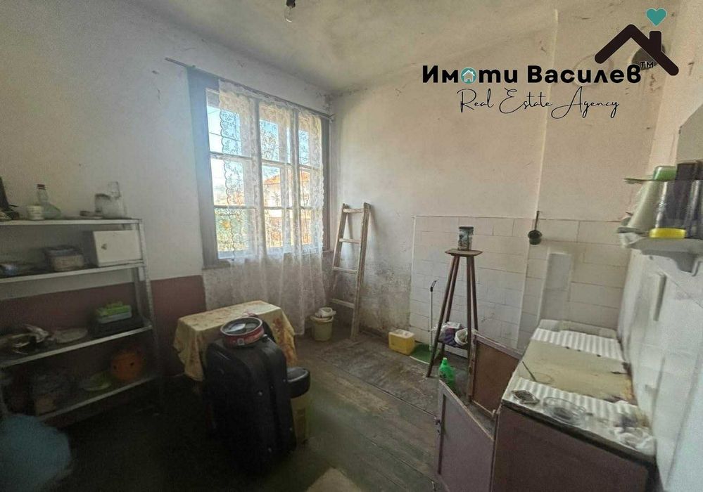 Продава КЪЩА област София, гр. Годеч