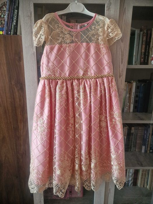 Нарядное платье.