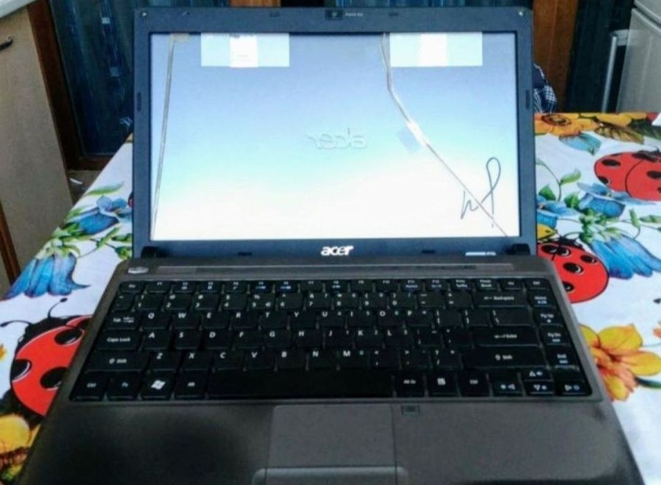 Dezmembrez Laptop Acer Aspire 3810 T