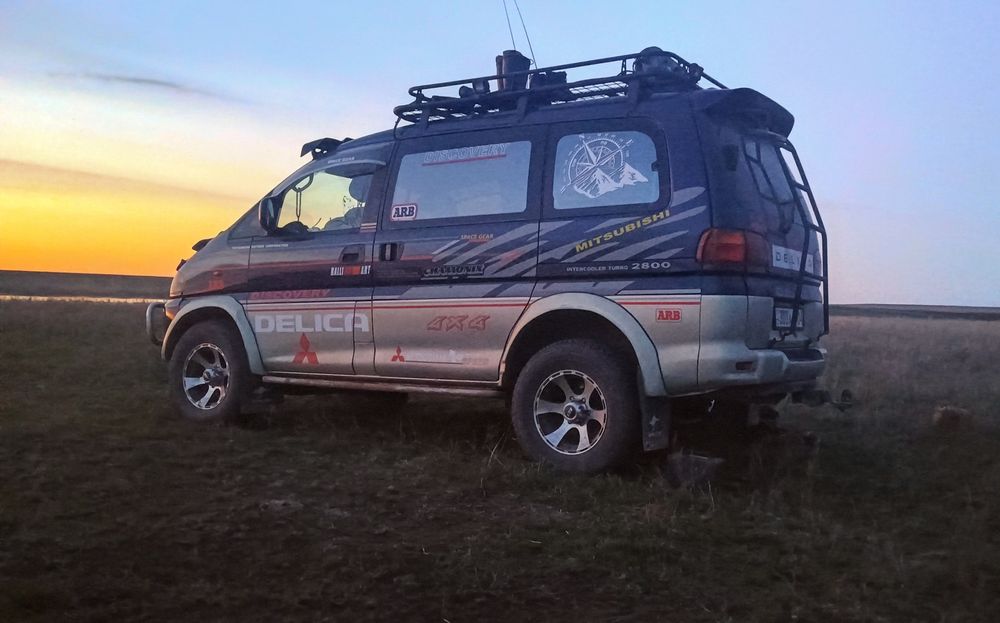 MITSUBISHI delica  булка