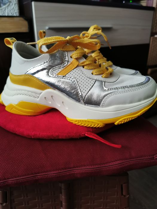 Дамски сникърси естествена кожа