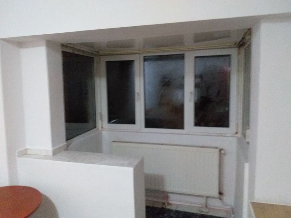 Garsonieră de închiriat în calea Buziașului lîngă sensul giratoriu! .