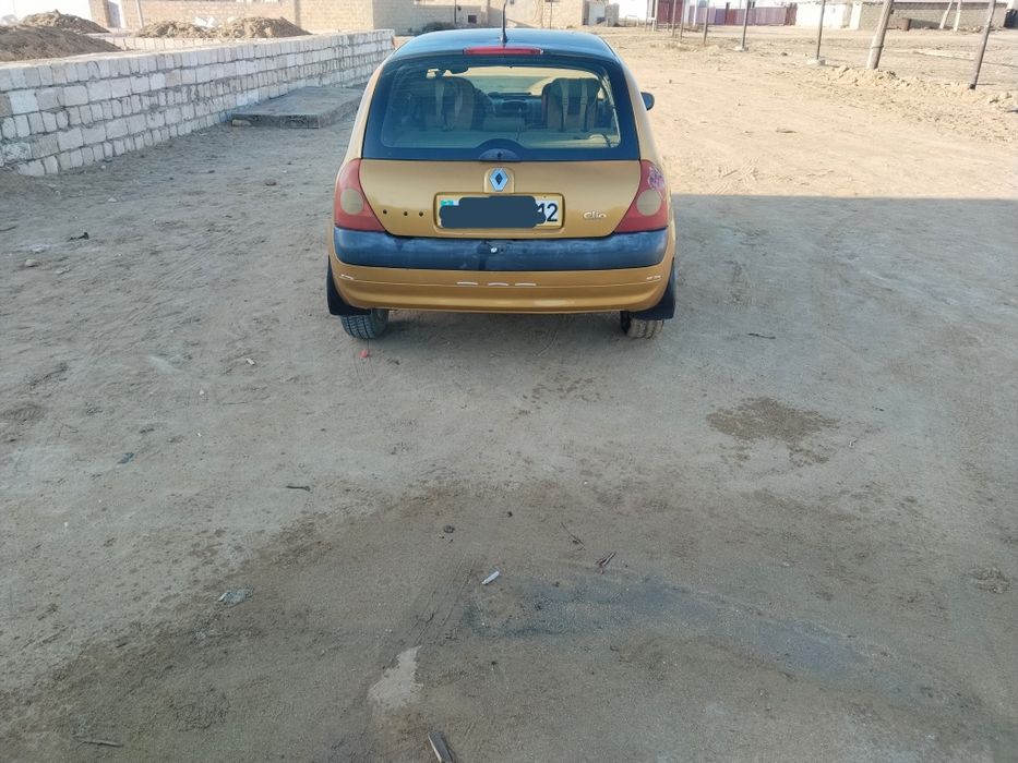 Renault Clio 2002 ж 1,4 обём автомат