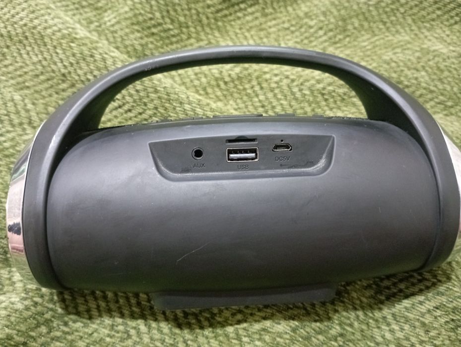 Продаю блютуз колонку