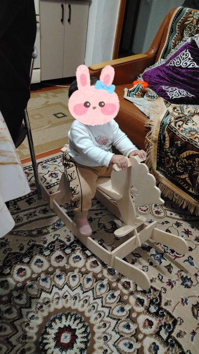 Детская лошадка -качалка