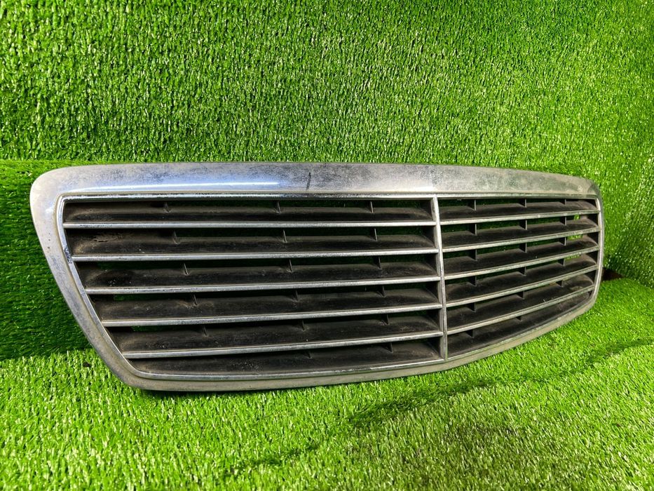 Решетка радиатора Мерседес Мерс 211 е320 Mercedes w211 e320