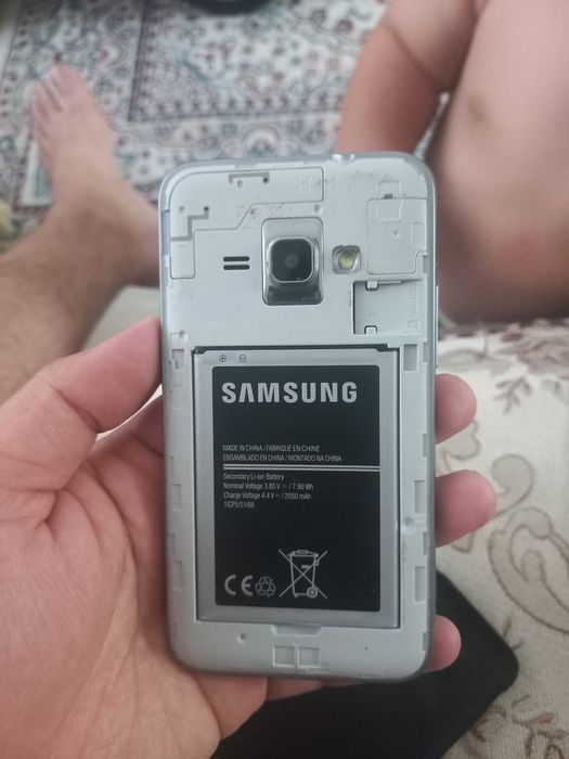 Продам сотовый  телефон марки J 120